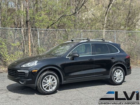 Used 2016 Porsche Cayenne AWD/4WD image 1