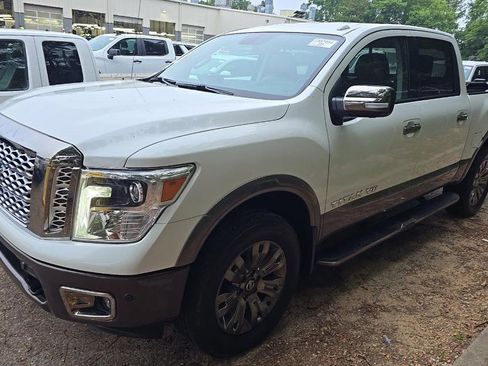 Used 2019 Nissan Titan Platinum Reserve w/ Platinum Utility Package AWD/4WD image 3