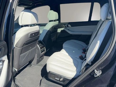 Used 2025 BMW X7 xDrive40i w/ M Sport Package image 7
