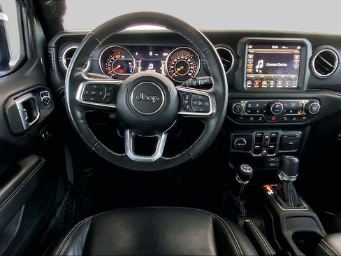 Used 2019 Jeep Wrangler Unlimited Sahara AWD/4WD image 6