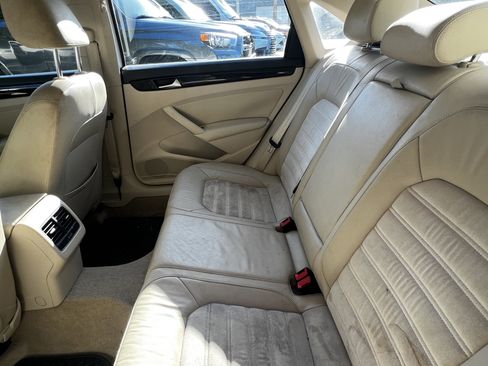 Used 2014 Volkswagen Passat TDI SEL Premium image 31