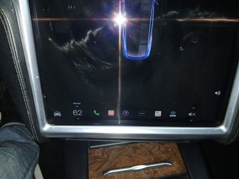 Used 2017 Tesla Model X 75D image 33