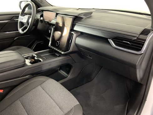 Used 2025 GMC Acadia Elevation image 26