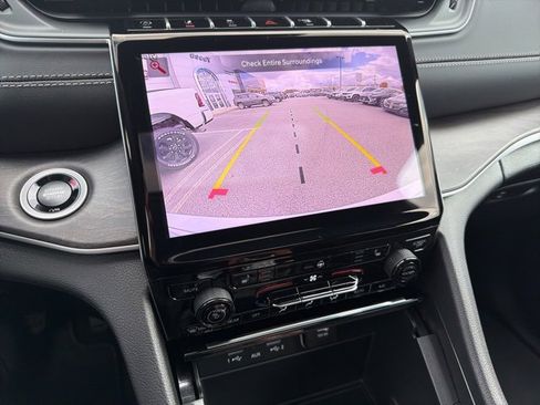 New 2025 Jeep Grand Cherokee Limited w/ Black Appearance Package image 15