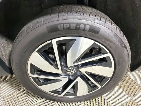 Used 2024 Volkswagen Atlas SE image 20