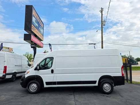 Used 2023 RAM ProMaster 2500 image 4