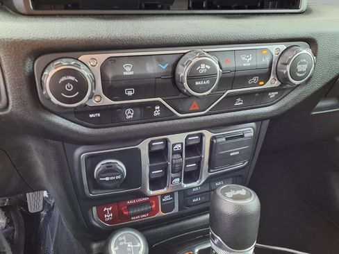Certified 2025 Jeep Wrangler Unlimited Sport AWD/4WD image 9