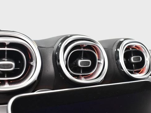 Used 2024 Mercedes-Benz C 300 C 300 image 40