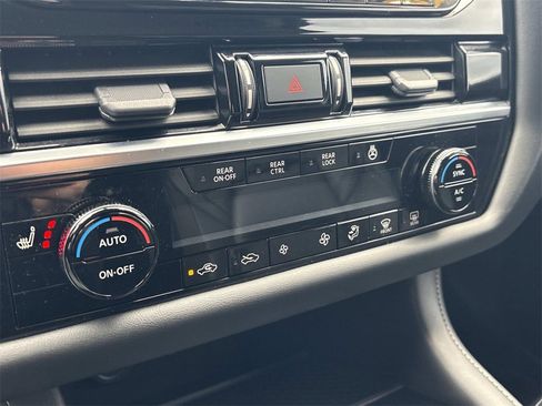 Used 2023 Nissan Pathfinder SL image 34