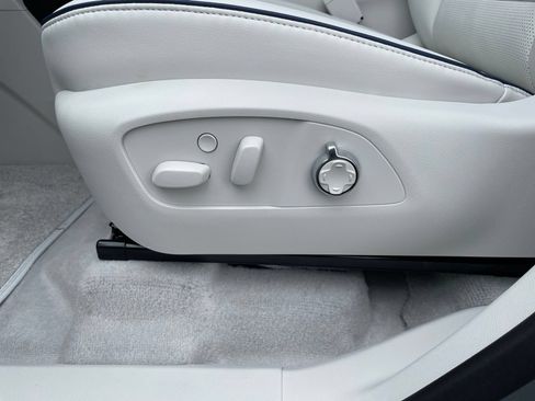 New 2026 Buick Enclave Avenir w/ Super Cruise Package FWD image 14