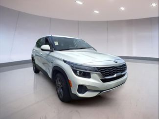 Used 2021 Kia Seltos LX image 1