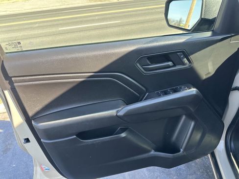 Used 2024 Chevrolet Colorado W/T image 12