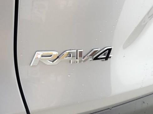 Used 2025 Toyota RAV4 XLE Premium w/ Weather Package AWD/4WD image 9