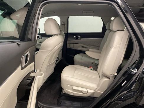 Used 2023 Kia Sorento SX Prestige image 19