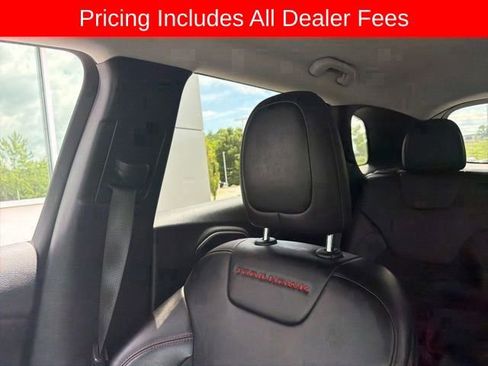 Used 2019 Jeep Cherokee Trailhawk w/ Comfort/Convenience Group AWD/4WD image 10
