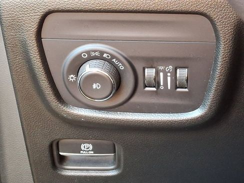 Used 2023 Jeep Grand Cherokee L Limited AWD/4WD image 26