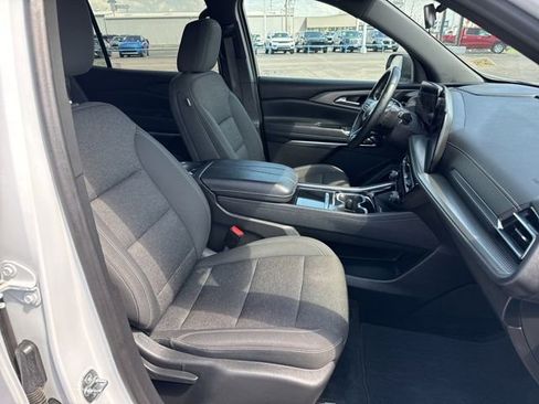 Used 2024 Chevrolet Traverse LT image 18