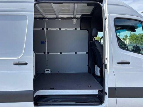 Used 2025 Mercedes-Benz Sprinter 3500 image 30