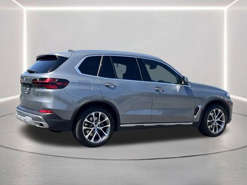 Used 2024 BMW X5 sDrive40i w/ Parking Assistance Package image 29