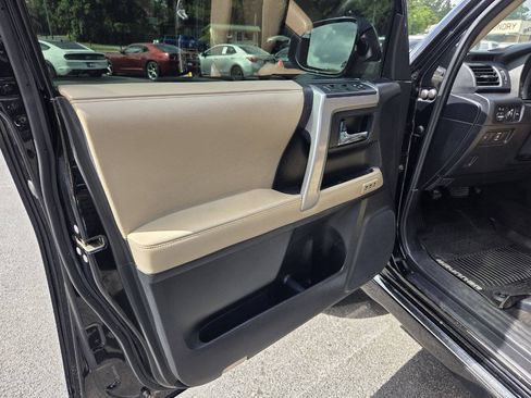 Used 2017 Toyota 4Runner Limited AWD/4WD image 10