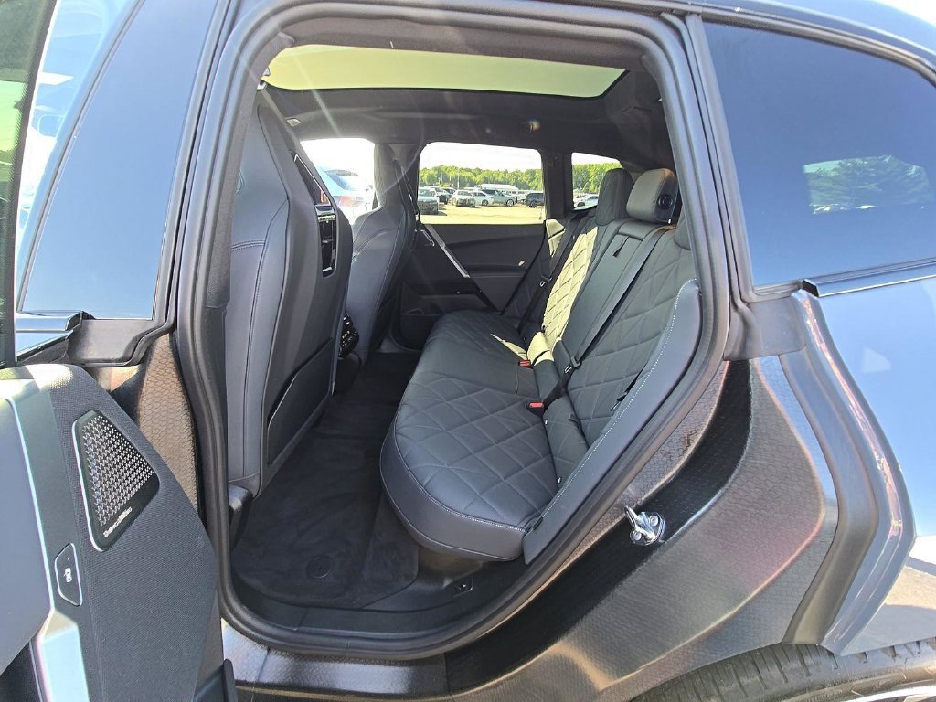 Used 2026 BMW iX xDrive60 w/ M Sport Package AWD/4WD image 15