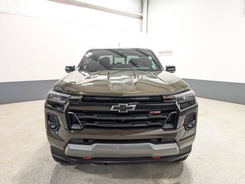 Used 2024 Chevrolet Colorado Z71 w/ Z71 Convenience Package 2 image 8