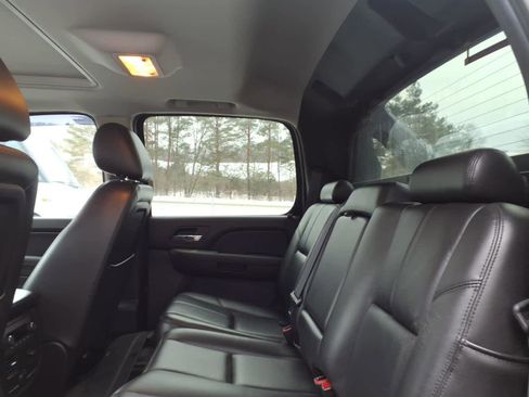 Used 2010 Chevrolet Avalanche LT w/ Luxury Package image 9