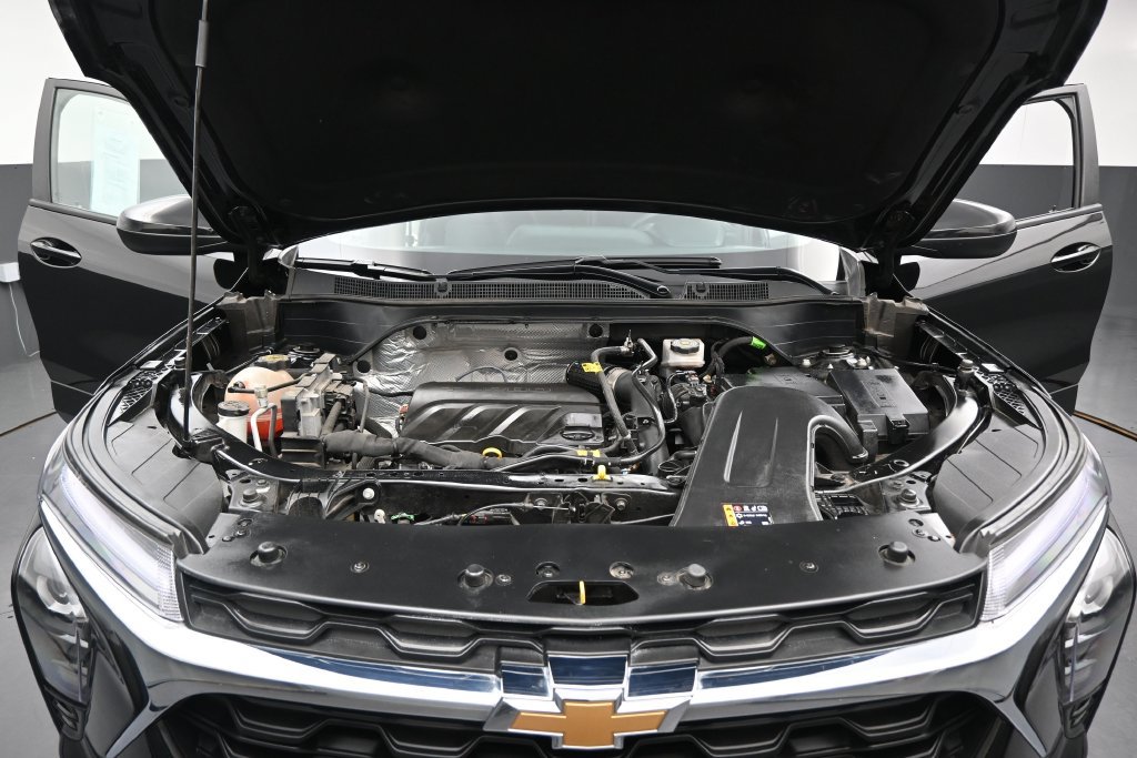Used 2024 Chevrolet Trax LT FWD image 31