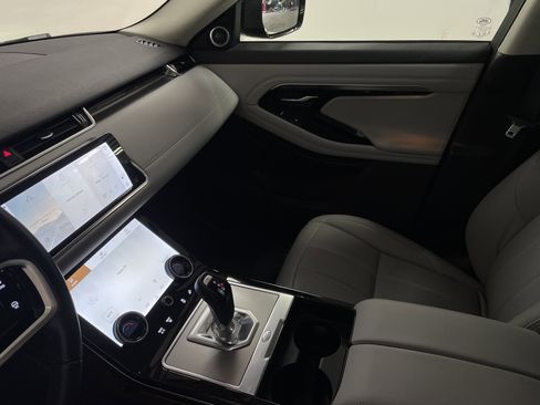 Used 2022 Land Rover Range Rover Evoque SE image 11