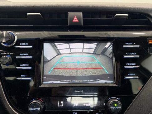 Used 2020 Toyota Camry SE FWD image 16