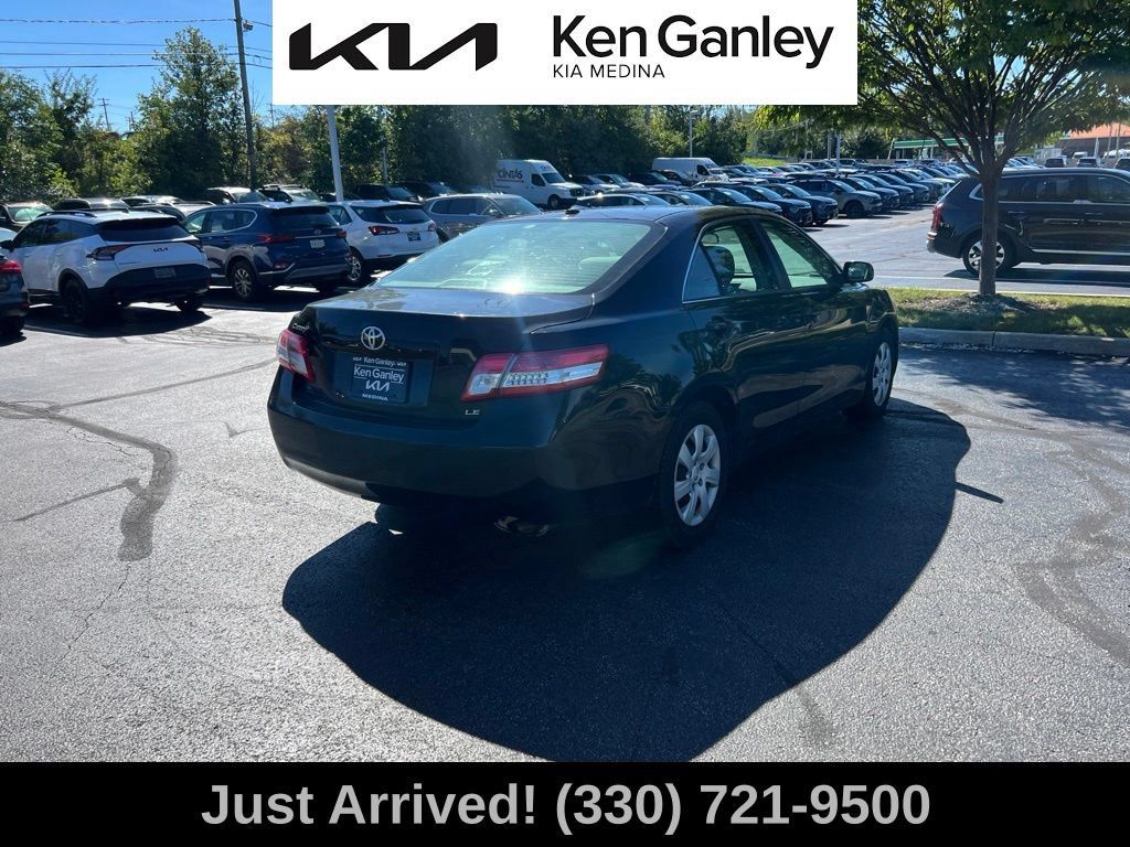 Used 2011 Toyota Camry LE FWD image 5