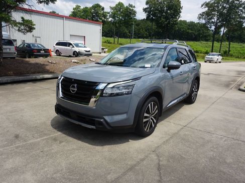 Used 2023 Nissan Pathfinder Platinum AWD/4WD image 26