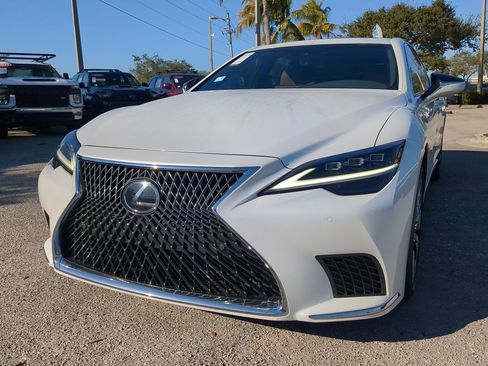Used 2023 Lexus LS 500 w/ Accessory Package (Z2) image 9
