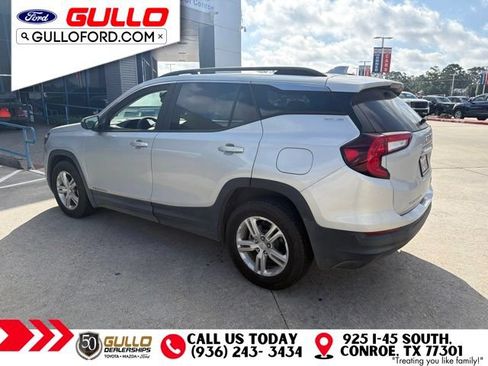 Used 2022 GMC Terrain SLE w/ Driver Convenience Package FWD image 4