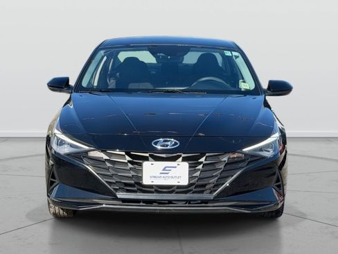 Used 2022 Hyundai Elantra SEL image 2