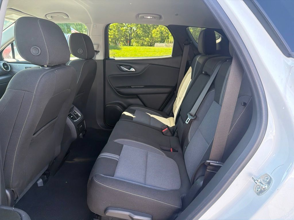 Certified 2025 Chevrolet Blazer LT FWD image 10