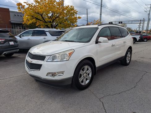 Used 2011 Chevrolet Traverse LT image 2