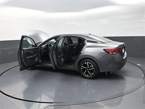 Used 2024 Nissan Sentra SV image 29