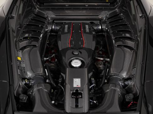 Used 2019 Ferrari 488 Pista Coupe RWD image 25
