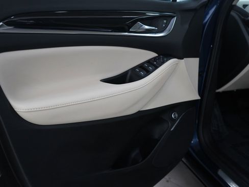 Used 2023 Buick Enclave Essence image 24