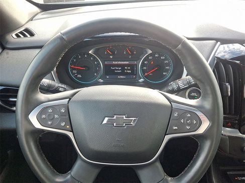 Used 2023 Chevrolet Traverse RS image 21