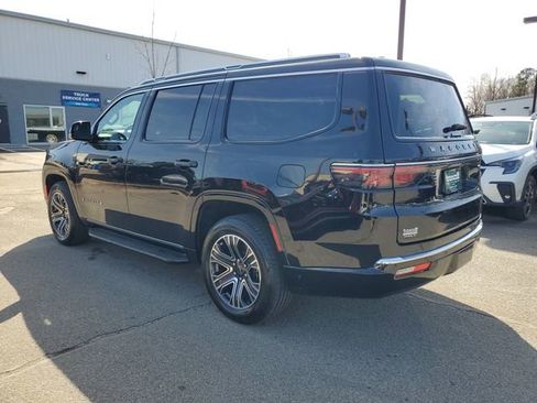 Used 2025 Jeep Wagoneer 4WD w/ Convenience Group I image 4