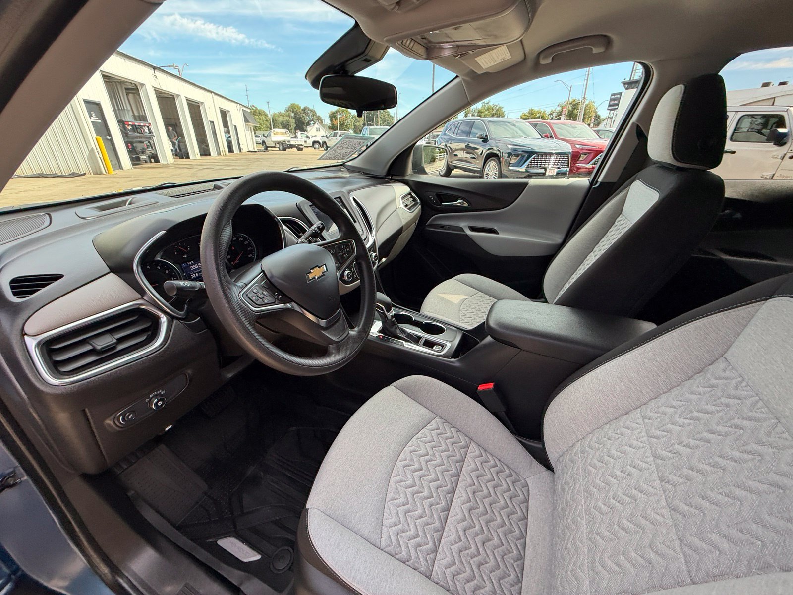Used 2024 Chevrolet Equinox LS w/ LS Convenience Package FWD image 10