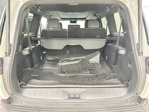 Used 2025 Lexus GX 550 w/ Accessory Package (2T) image 33