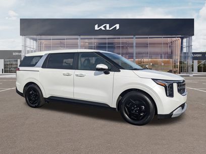 Used 2025 Kia Carnival