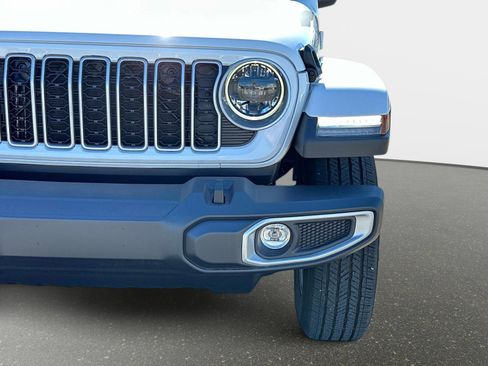 New 2026 Jeep Wrangler Unlimited Sahara w/ Safety Group AWD/4WD image 10