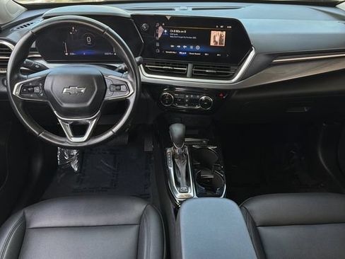 Used 2024 Chevrolet Trax ACTIV w/ Sunroof Package FWD image 16