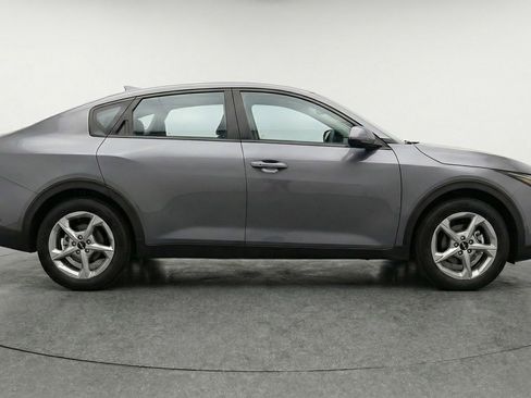 Used 2025 Kia K4 image 8