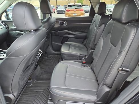 Certified 2023 Kia Sorento SX image 21
