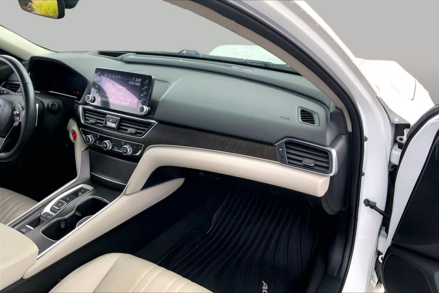 Used 2022 Honda Accord Touring image 17
